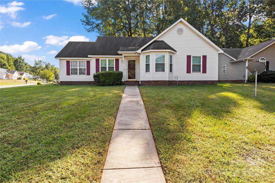 Beautiful one story home, sitting on a corner lot. Three bedroom, two full baths. This property has a spacious backyard and is about fifteen minutes from Uptown Charlotte. Come check it this property out.