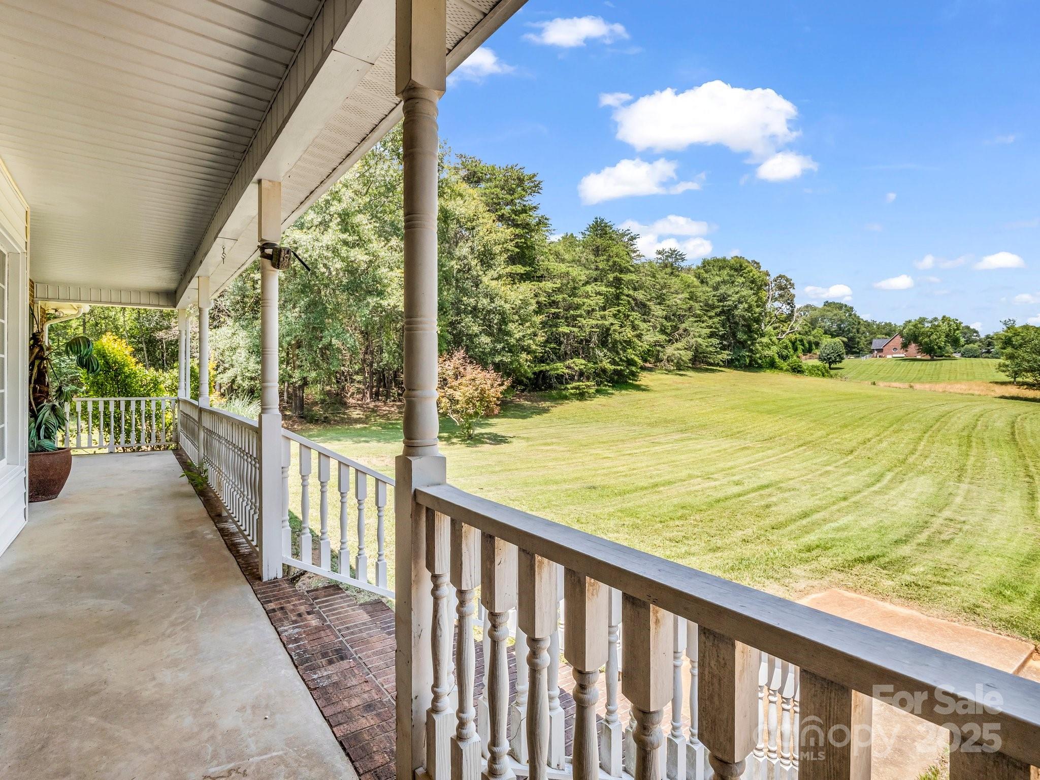 281 N Quail Run