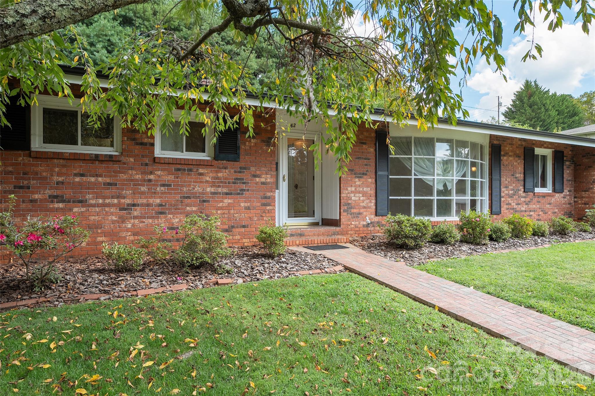 62 W Haywood Drive