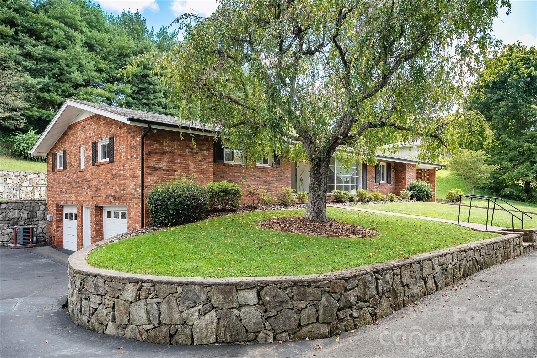 62 W Haywood Drive