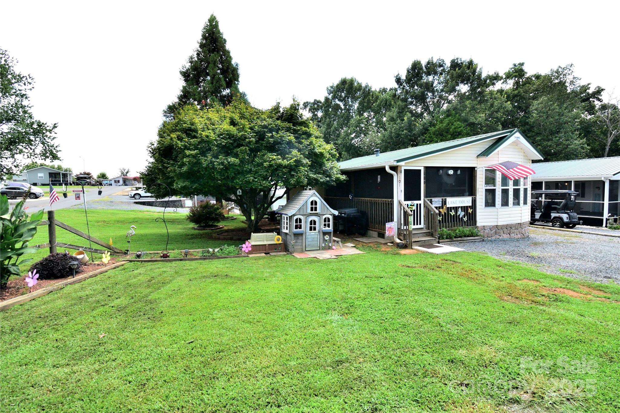 101 Hummingbird Drive