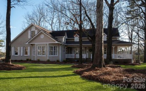 Photo of 2721 Tara Drive, Monroe, NC 28112 (MLS # 4336627)