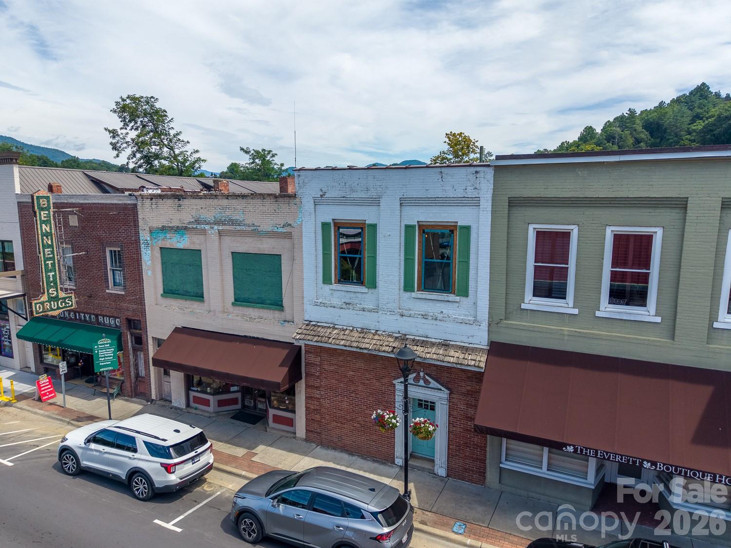 28 Everett Street