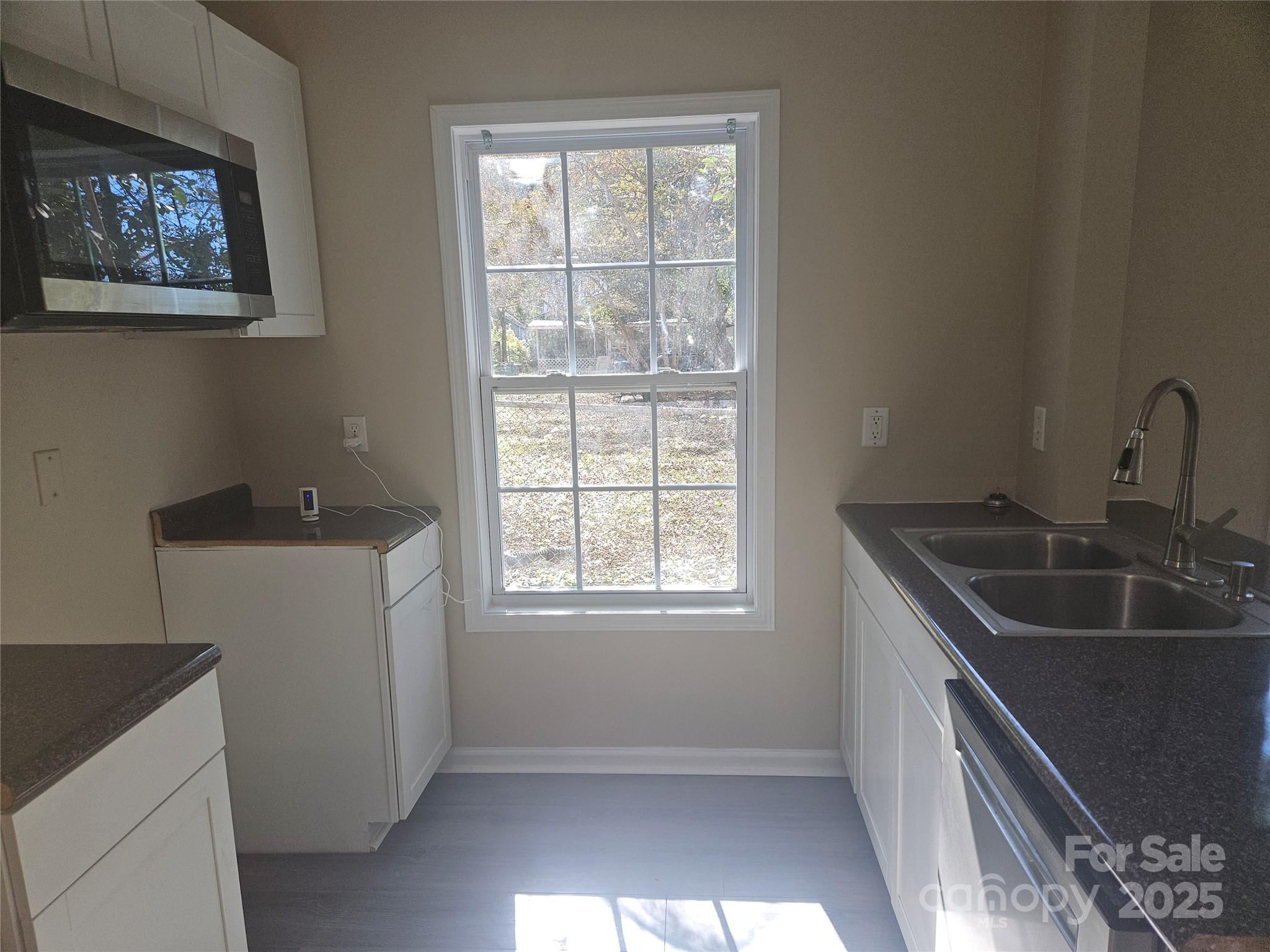 106 Steinkuhler Street 6