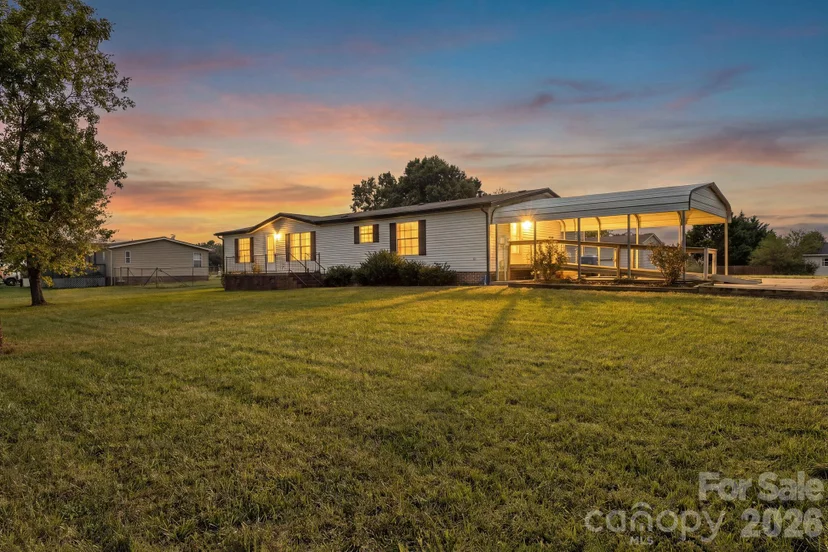 25 Lineside Drive, photo 1 of 16