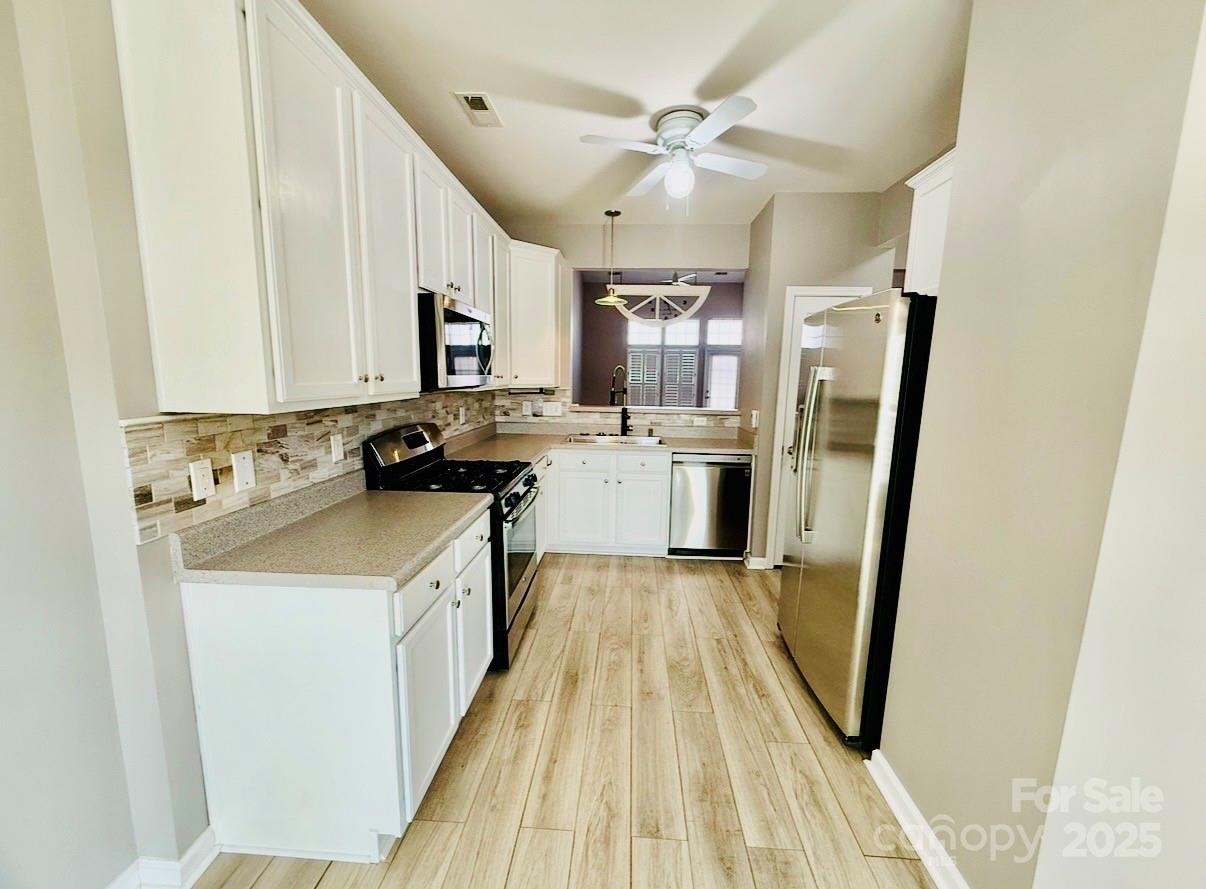 318 Shingleoak Drive