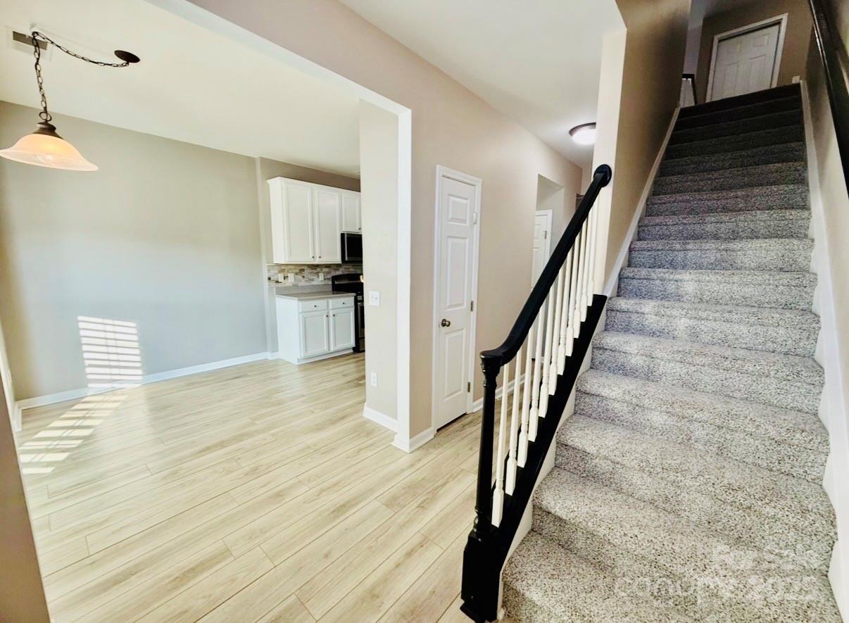 318 Shingleoak Drive