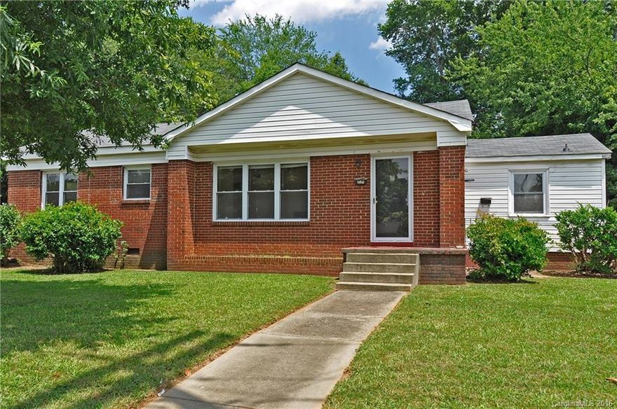 Great Duplex for Investment or Occupancy.   The 1 Bed / 1 bath side is occupied by a long term tenant. Two bedroom side features hardwood floors, two full bathrooms, fireplace in living room and large eat-in kitchen. Convenient to shopping, dining, 74, Uptown and everything that Plaza-Midwood has to offer.