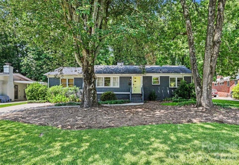 Photo of 1027 Dresden Drive W, Charlotte, NC 28205 (MLS # 4400632)