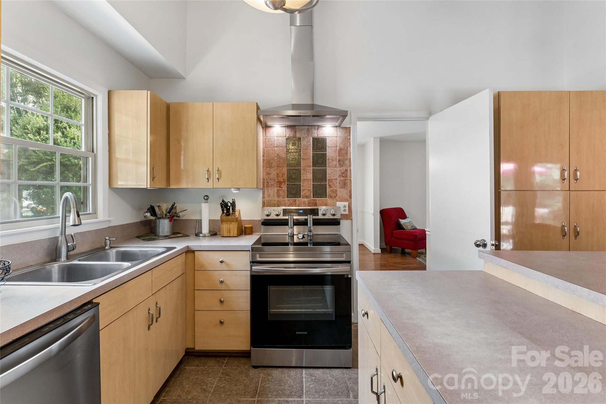 4737 Autumn Leaf Lane