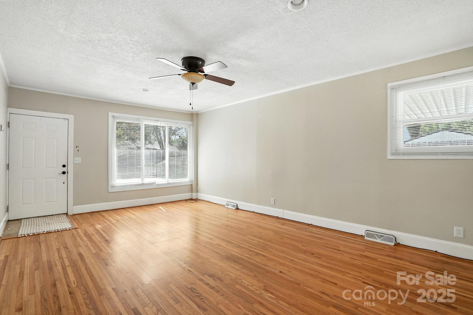 549 Spring Street SW