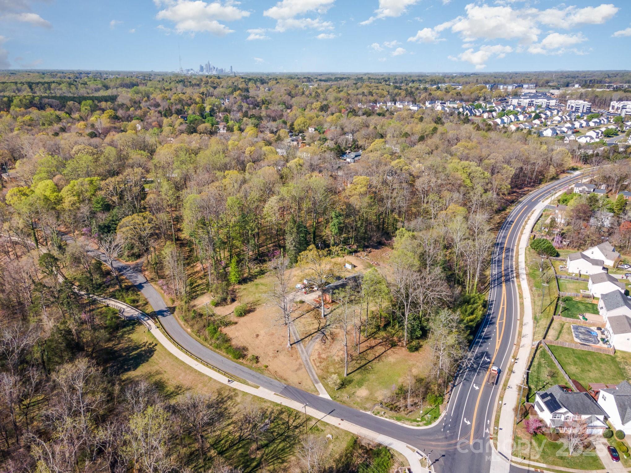 724 Rocky River Road W