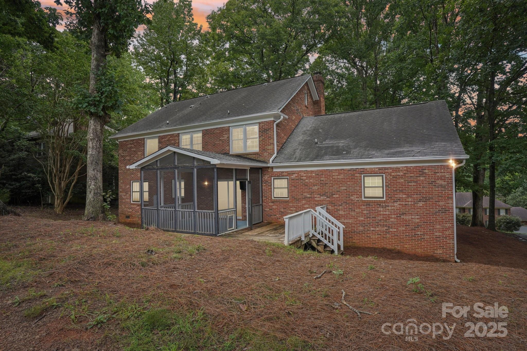 10016 Whitethorn Drive