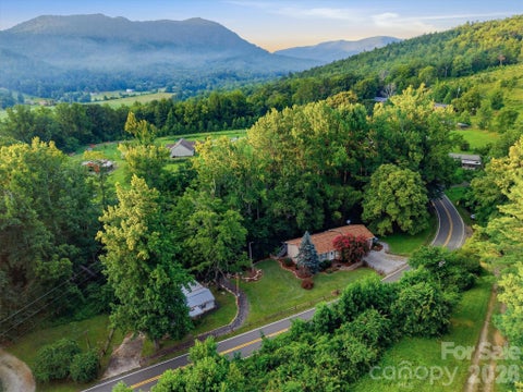 Photo for 5513 Old Linville Road