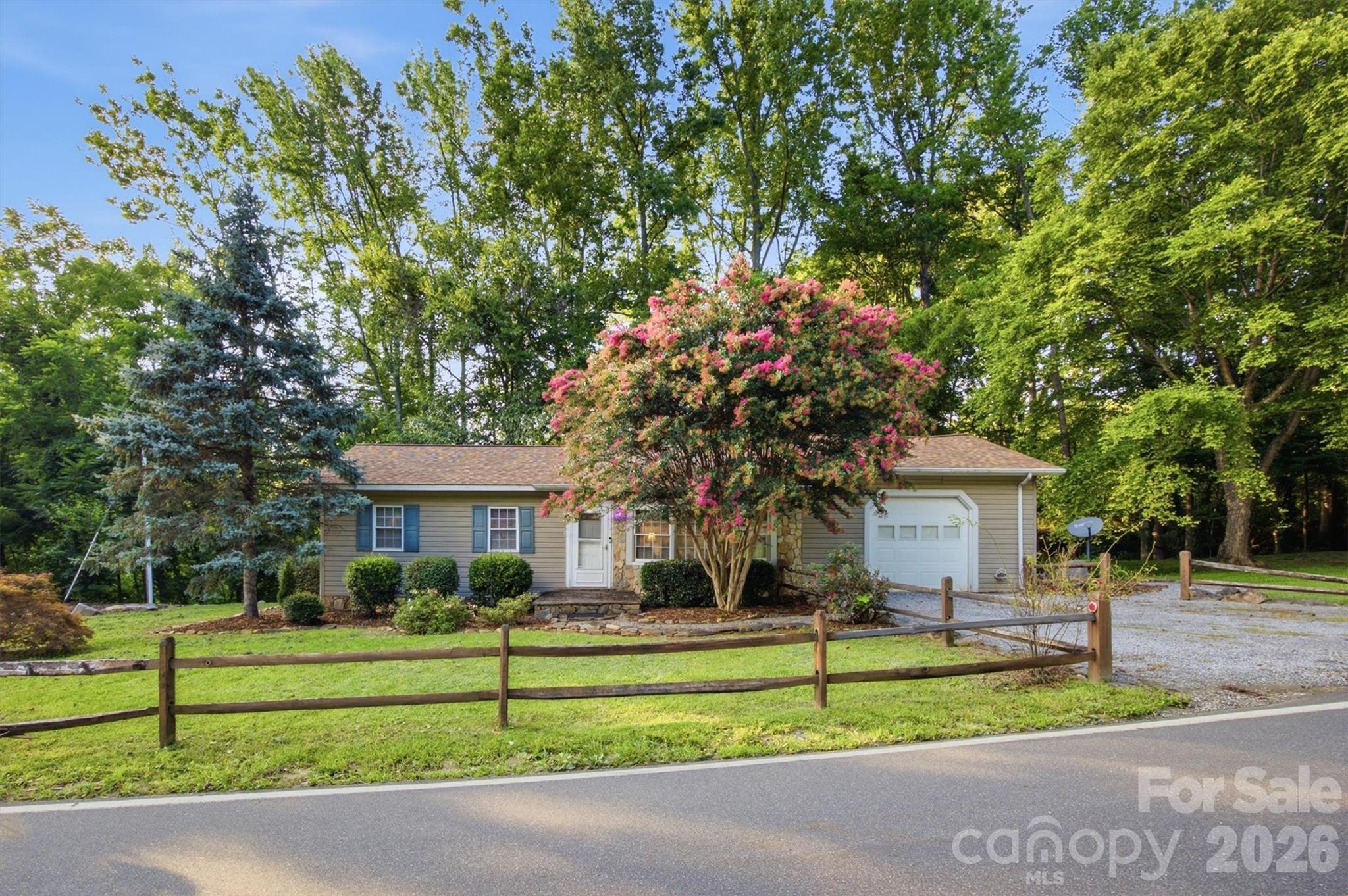 5513 Old Linville Road