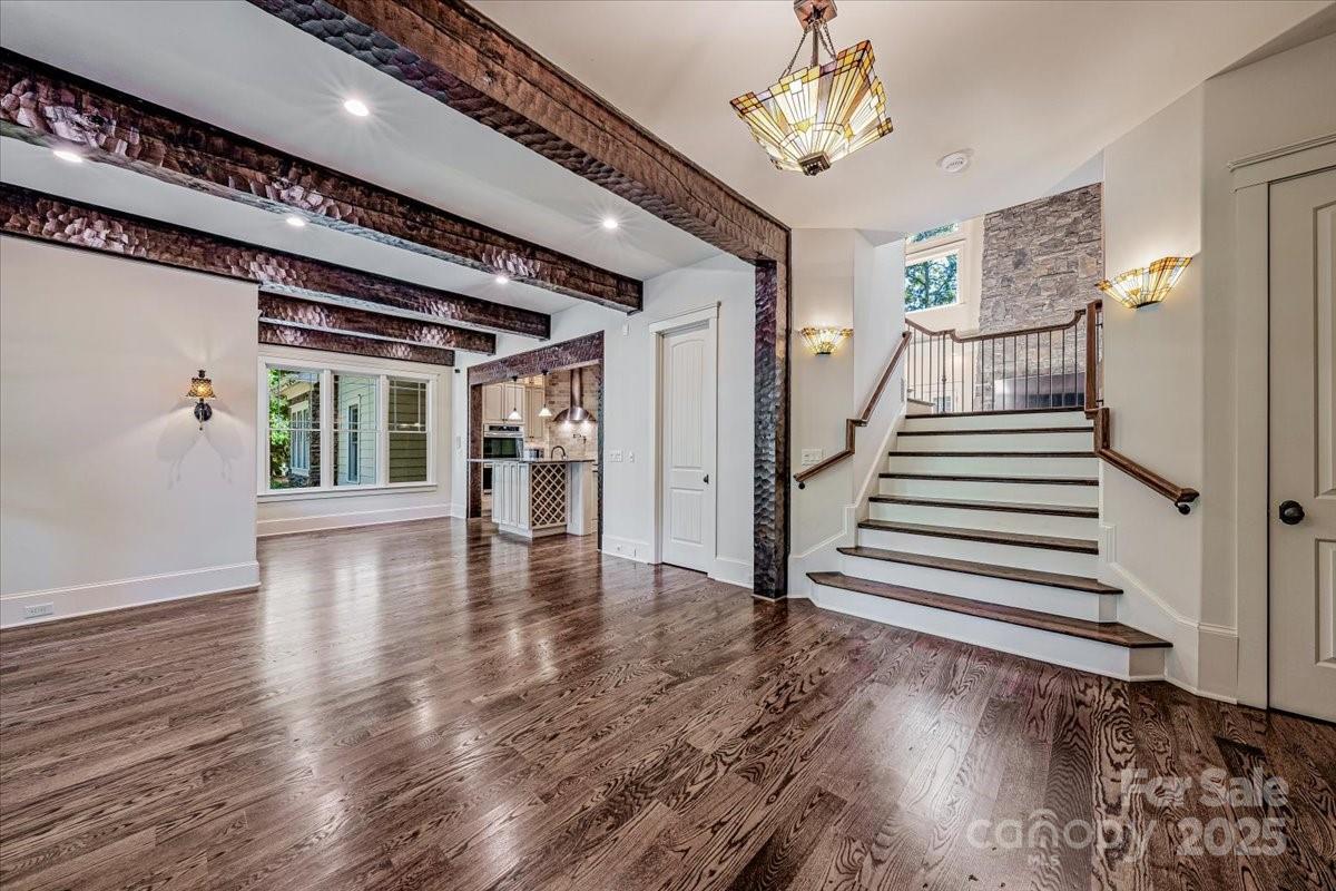 157 Dedham Loop