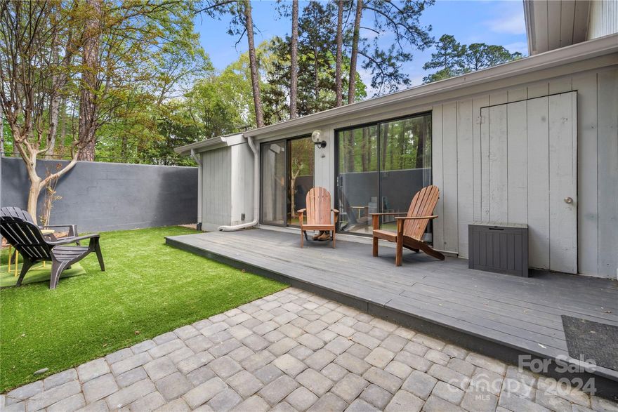 Motivated sellers!! Ranch home in River Hills with a 2 car garage! With an updated kitchen, open concept floor plan and vaulted ceilings in the living room, this home is a gem! The home also features a recently fenced in backyard, updated landscaping in the courtyard & walkway, a private courtyard, a side deck, and much more! Structural work was completed by licensed & insured company as well as french drains have been installed within recent years. Come see all this home, and the amenity rich, gated neighborhood River Hills has to offer. Don't forget to tour the neighborhood beach park, playground, and even the private Country Club (membership to club is separate from HOA).