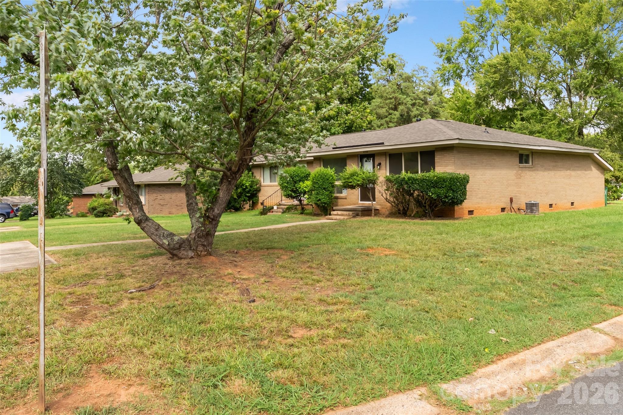 4900 Malibu Drive