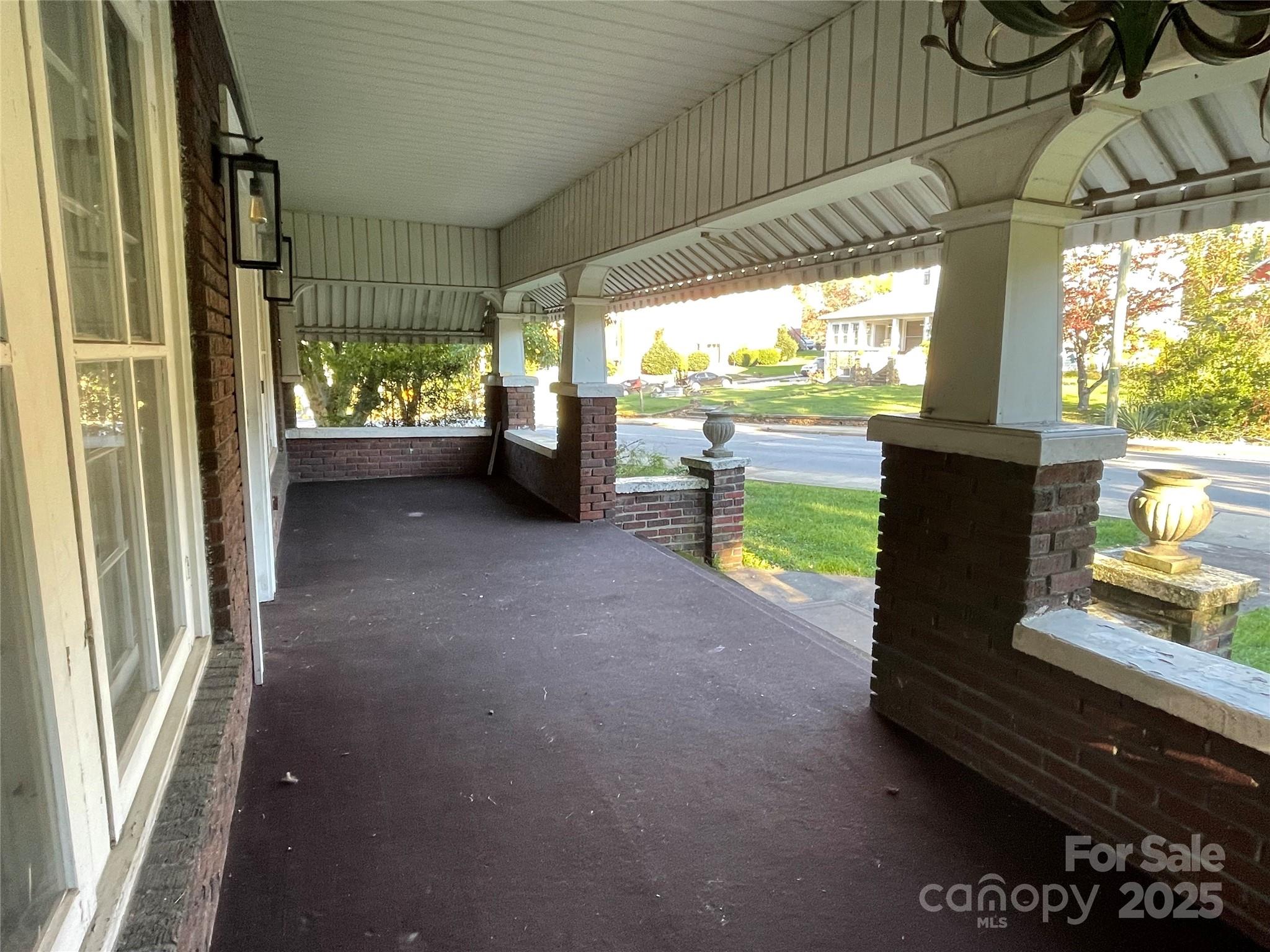 318 Academy Street