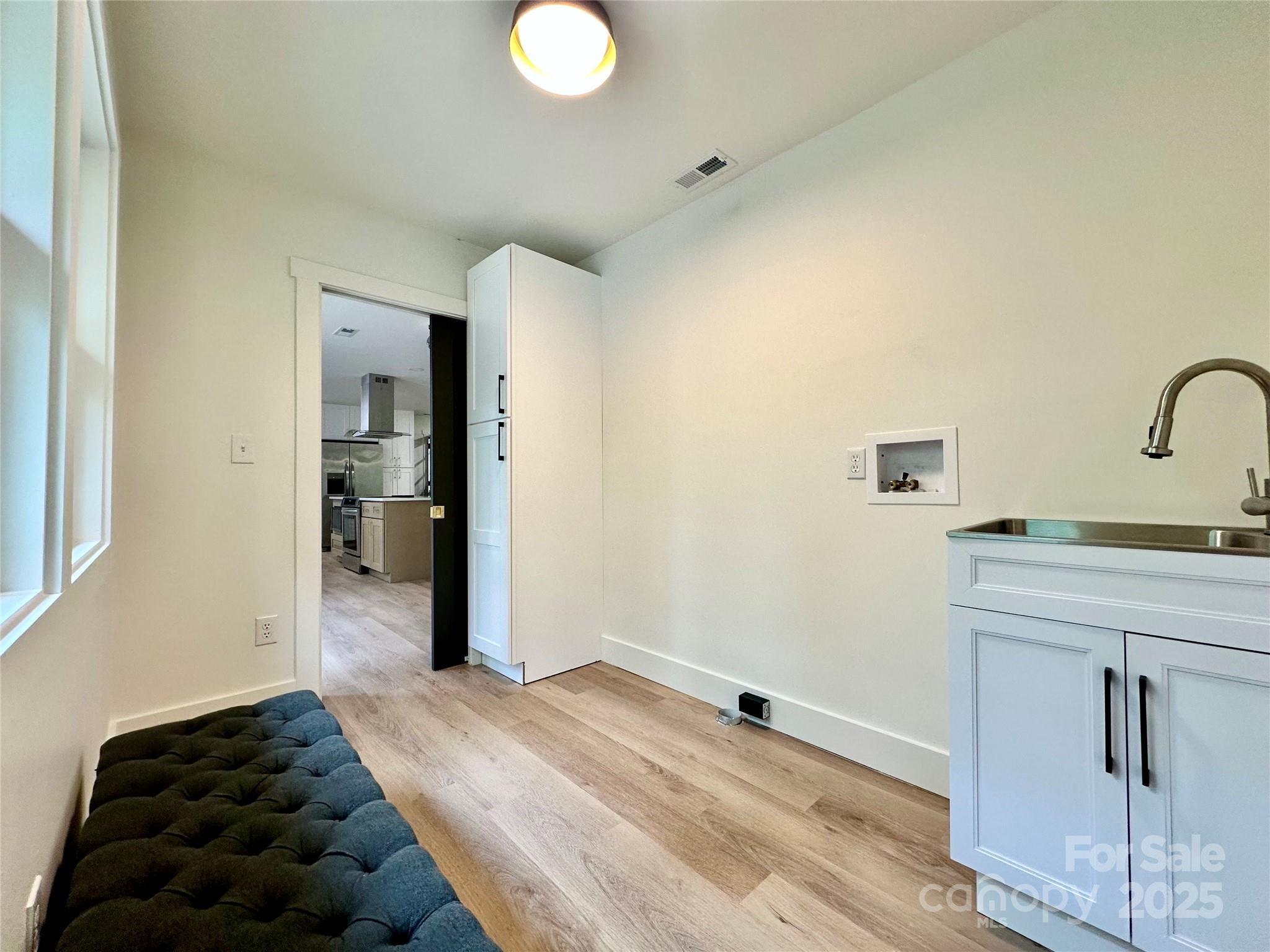 7 Angus Lane