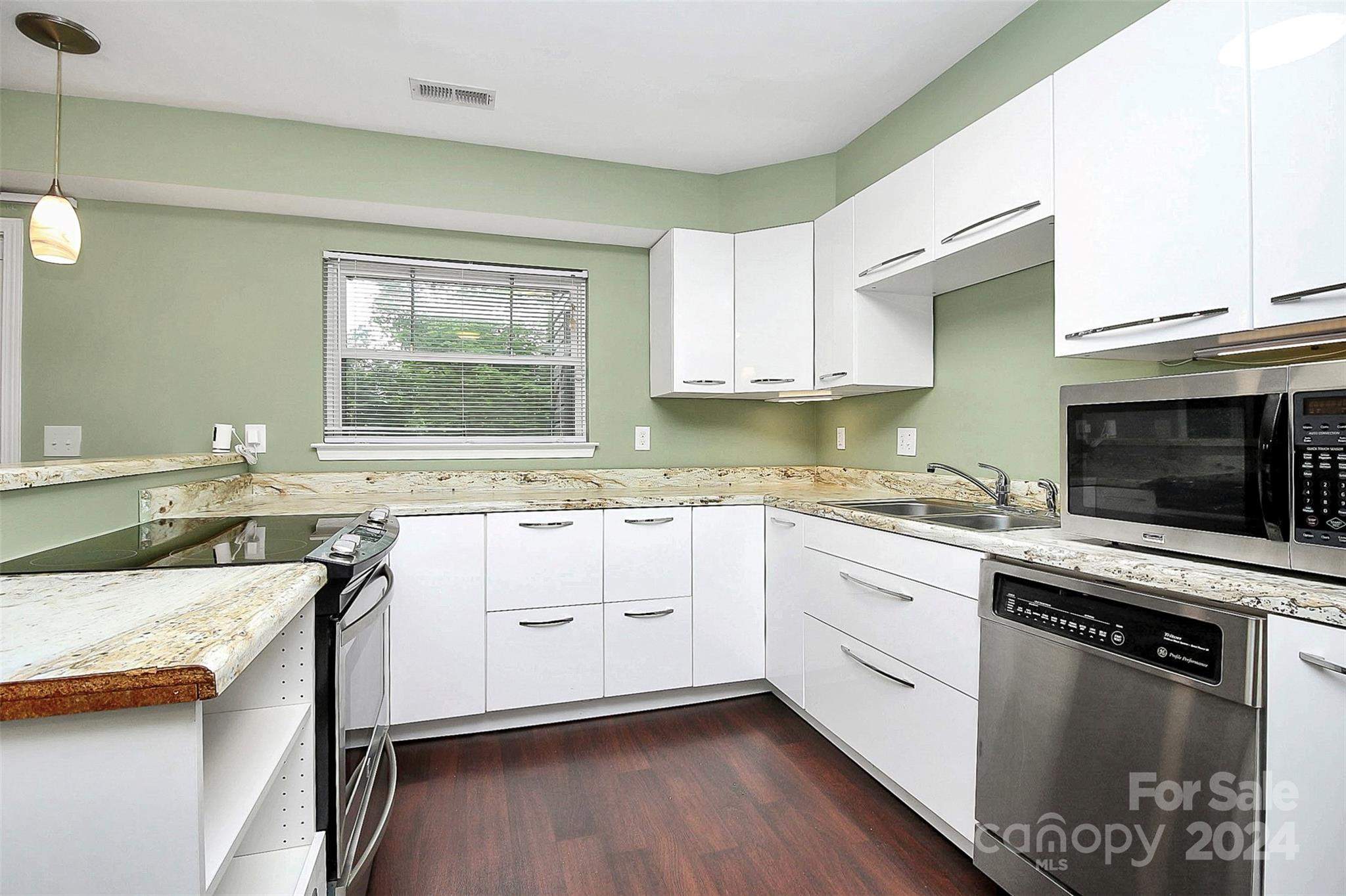 Pawtuckett on The Green - Residential