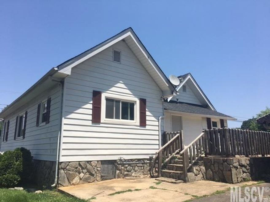 3BR/2BA Bungalow style home on half acre corner lot with fenced back yard! Shed style single garage. The seller has had many repairs completed and some are in progress.  This house should be in great condition with the work that has been done. This home is just waiting for you to add your loving touches. Convenient location in Maiden. Schedule your private tour today!