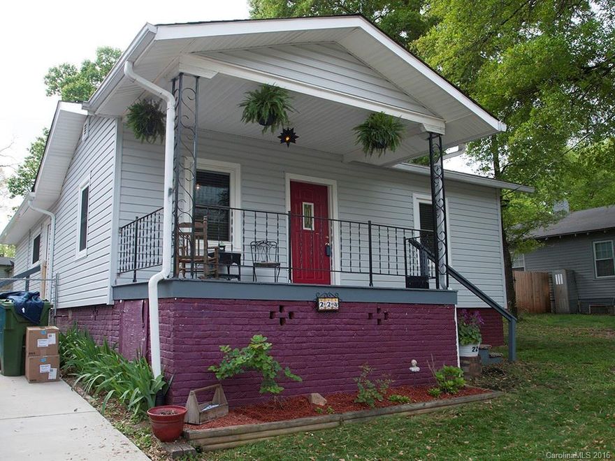 This move in ready home located in heart of Fort Mill's downtown is walking distance to EVERYTHING! Shopping, dining, grocery... LOCATION LOCATION! Owners have put much love into this home including adding a permitted addition providing a large master bedroom/bath. Everything has been upgraded to top notch quality from the stainless steel appliances and fixtures to the 42 inch kitchen cabinets! Hardwood floors, tile and new carpet being stalled on Thursday! Don't miss out on this charming home!