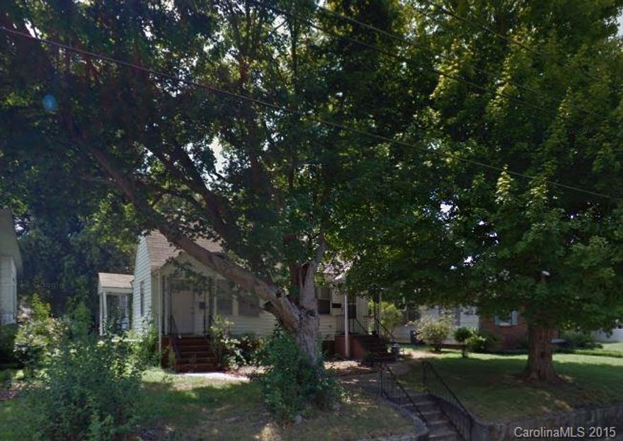 Duplex in Fulton Heights with lease in place.