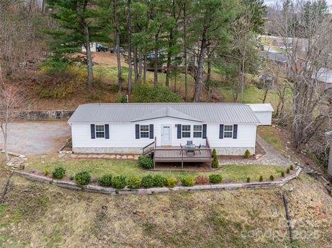 18 Brookside Street Clyde NC 28721