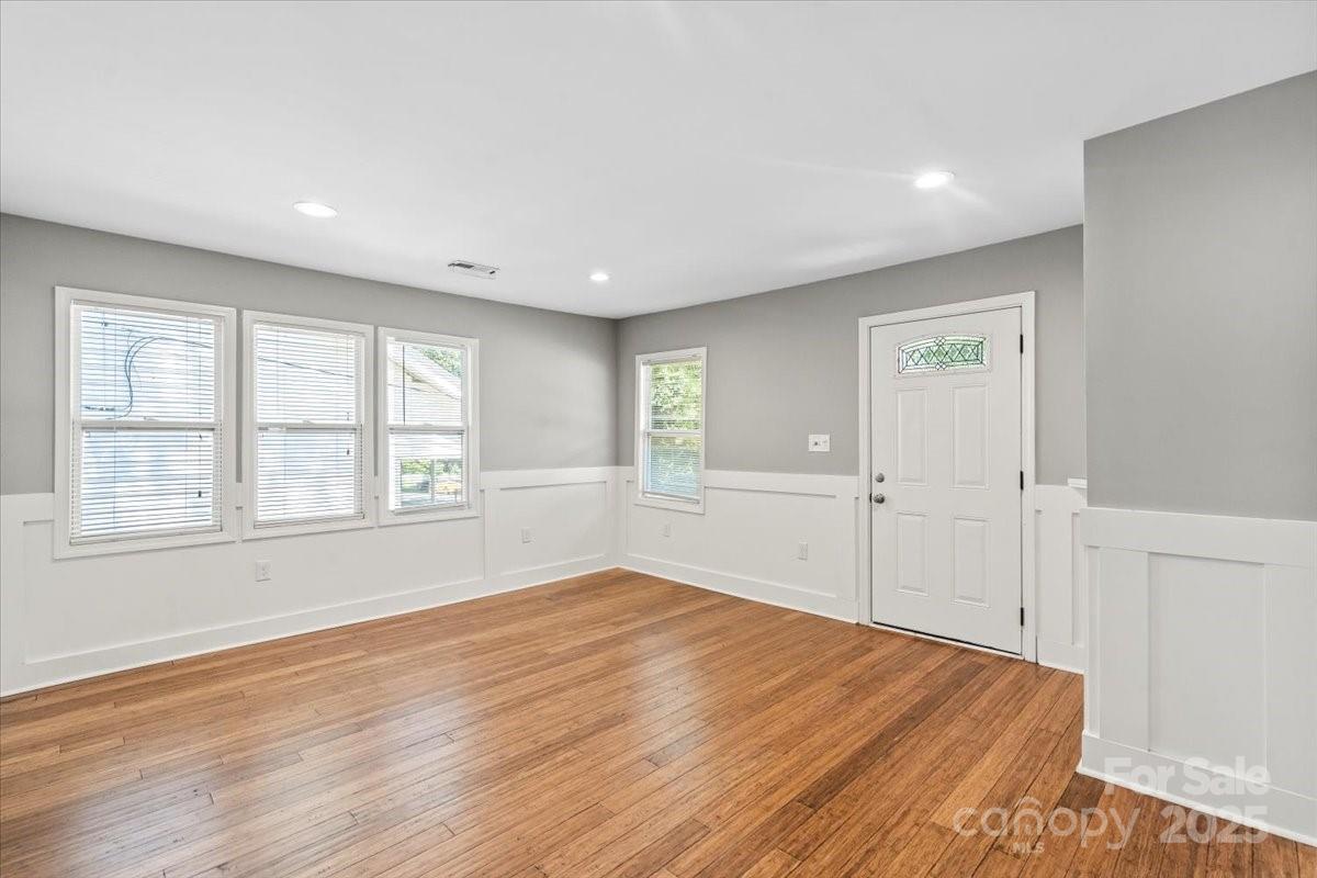 113 W 5th Avenue