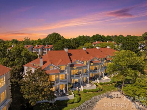 Photo of 17925 Kings Point Drive #B, Cornelius, NC 28031 (MLS # 4352349)