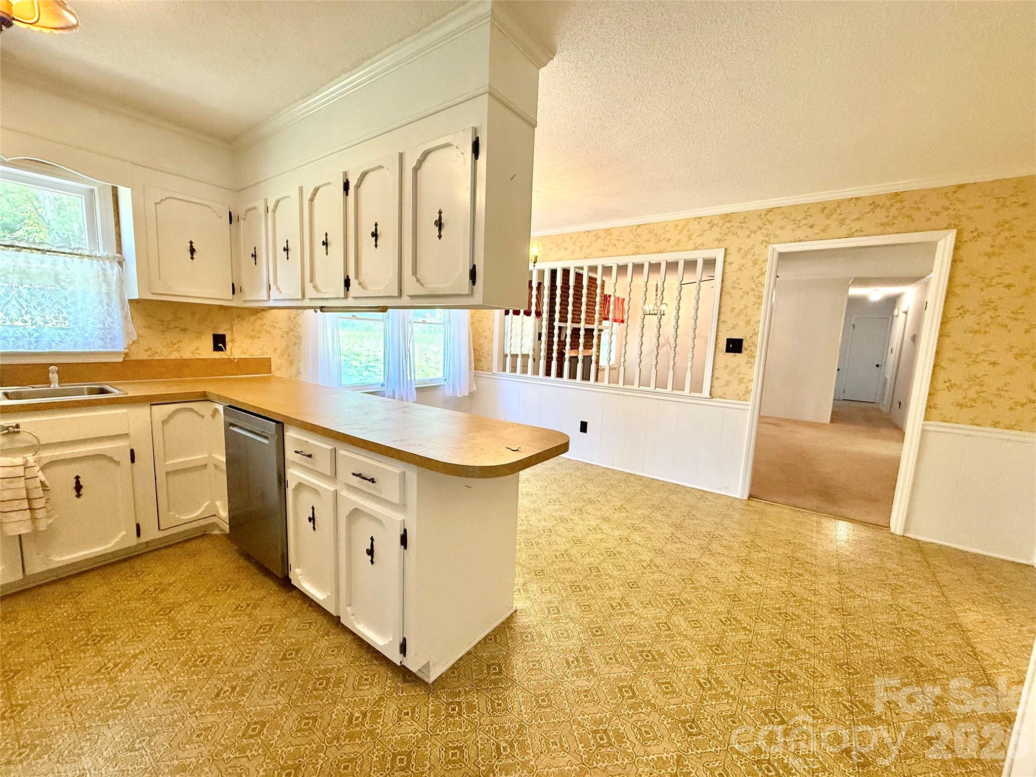 1106 Laurel Woods Drive