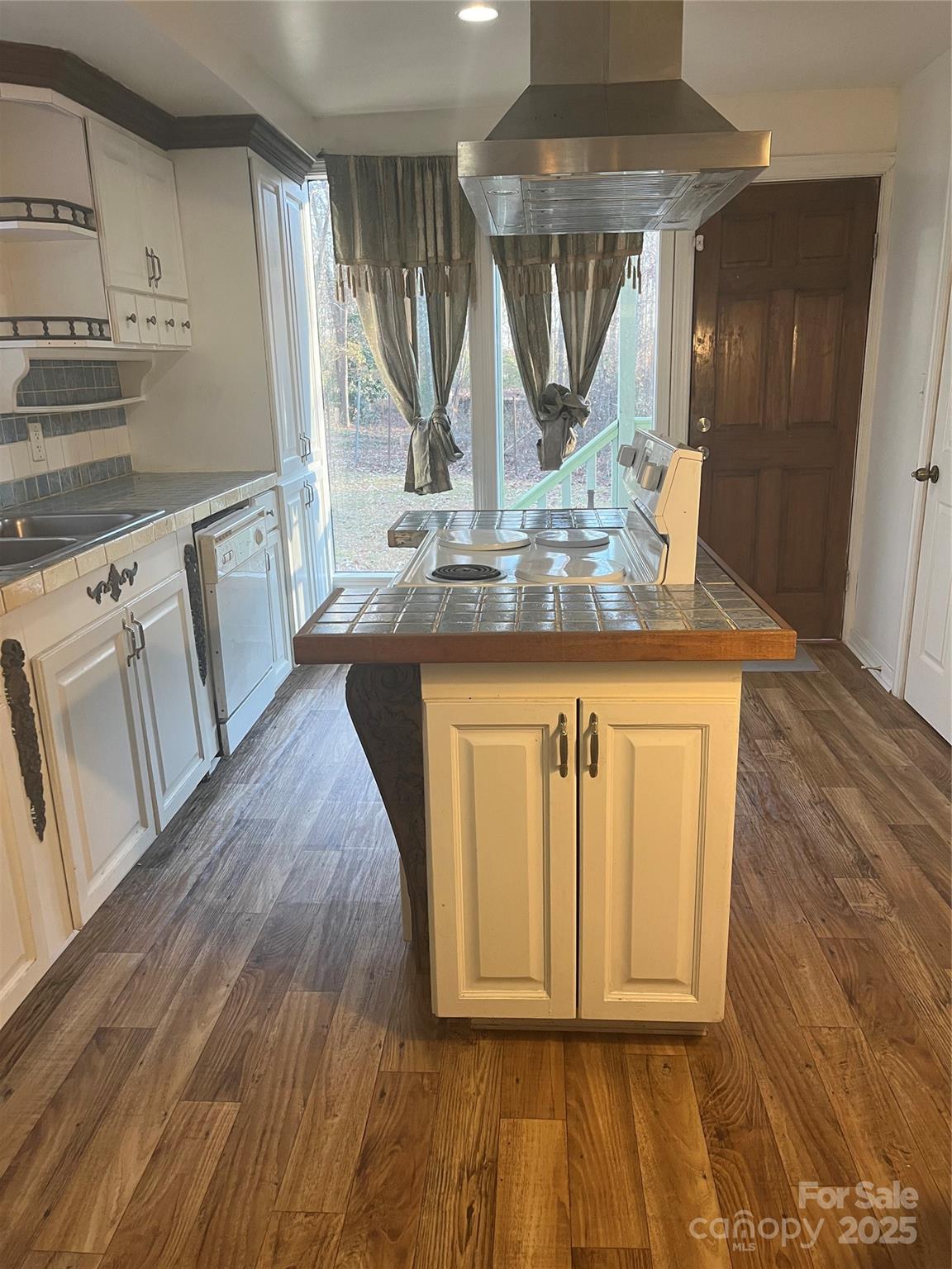 Love Acres - Residential