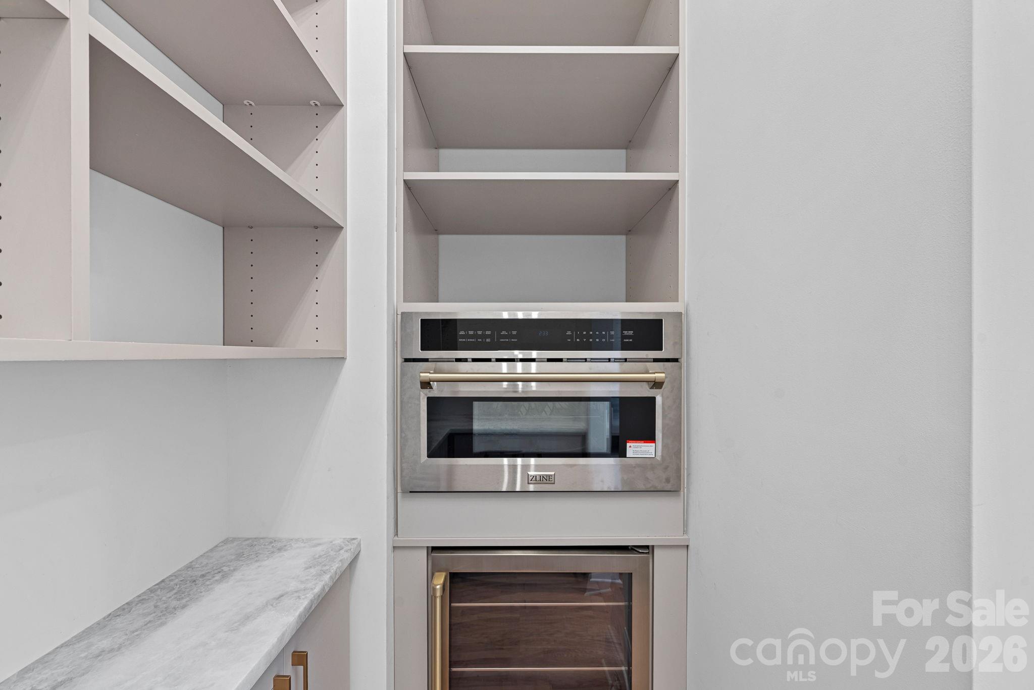 The Peninsula - Residential