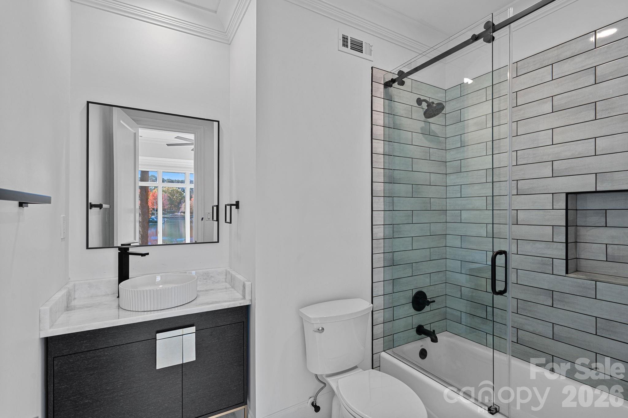 The Peninsula - Residential