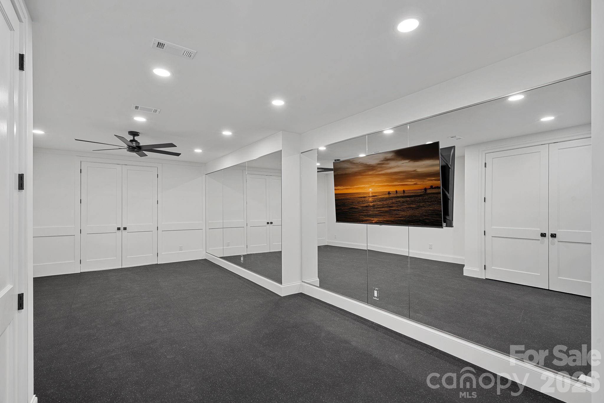 The Peninsula - Residential