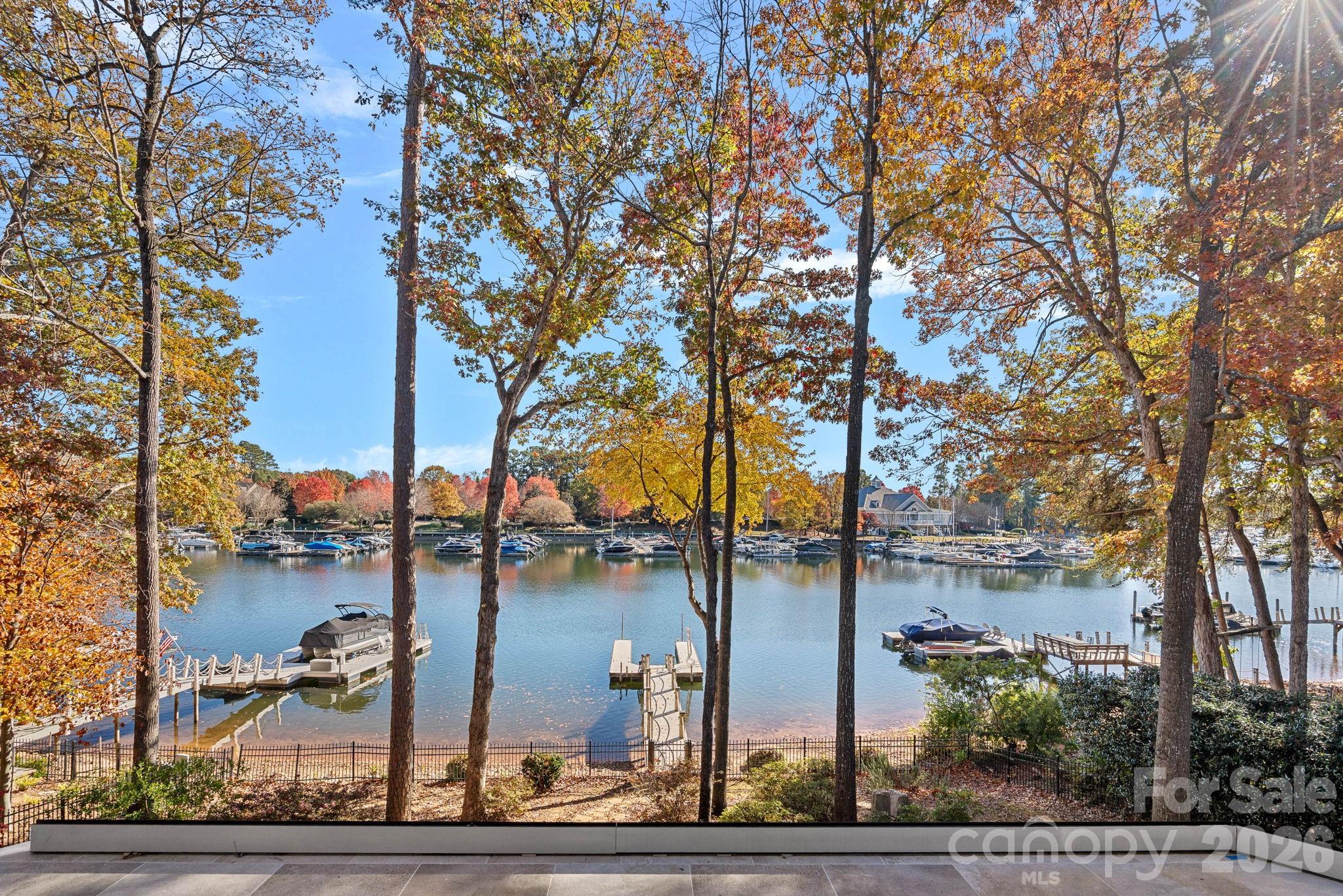 The Peninsula - Residential