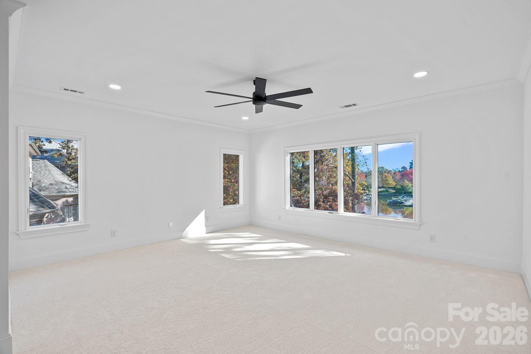 The Peninsula - Residential