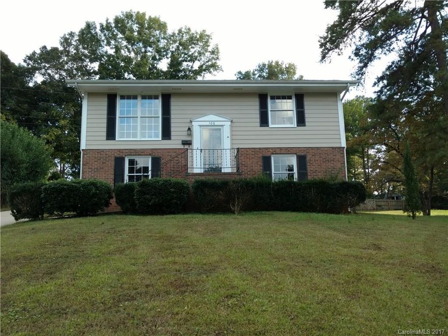 USDA Financing, 4 Bedrooms, 2 Full Baths, Wood Laminate Floors throughout, Fresh Paint, Ceiling Fans, Open Kit/Dining and Living Area, Stainless Steel Range with Range Hood, Huge Family Room, Man Cave or Play Room, Recent Heat Pump & Roof, Some New Windows, Situated on almost .50 Ac on Cul-de-sac. Huge Back Yard. , No HOA dues! Located in the heart of Fort Mill, near I-77 walking distance to Walter Elisha Park, near churches, shopping, schools & restaurants, with Excellent Fort Mill Schools,