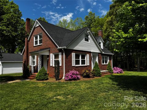 Photo of 803 First Avenue N #1, Conover, NC 28613 (MLS # 4379882)