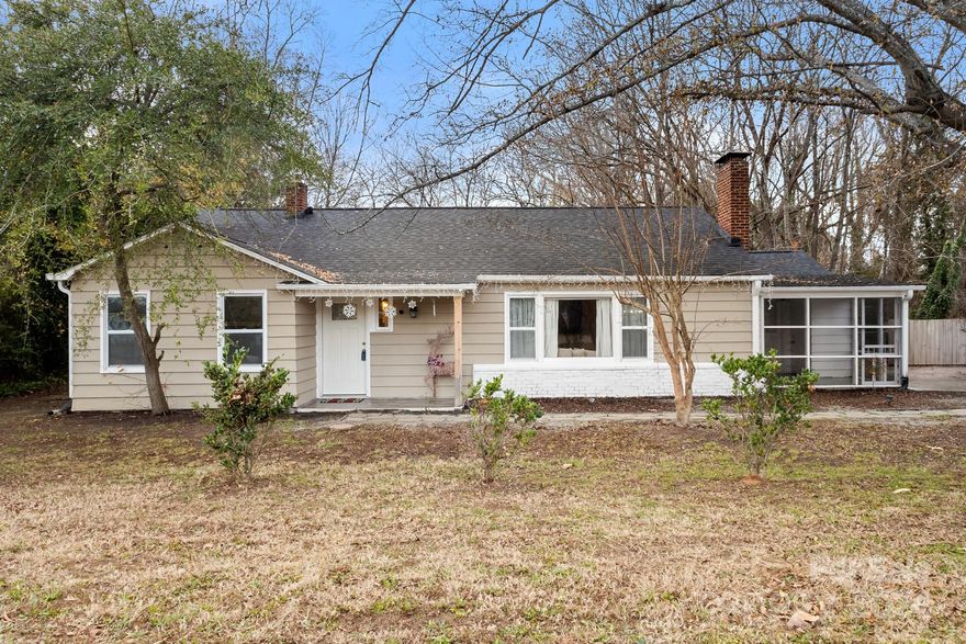 Welcome to this charming ranch-style home, ready to MOVE! Featuring 3 spacious bedrooms and 2 full bathrooms, this property offers both comfort and functionality. The beautifully maintained kitchen is perfect for creating unforgettable moments with family and friends. You’ll love the spacious living room with a cozy wood-burning fireplace, perfect for relaxing on chilly evenings, the inviting backyard provides ample space for outdoor enjoyment. This home is conveniently located near various stores and restaurants. Plus, a major highlight is its proximity to Crowders Mountain State Park, just minutes away, offering endless opportunities for outdoor adventure.