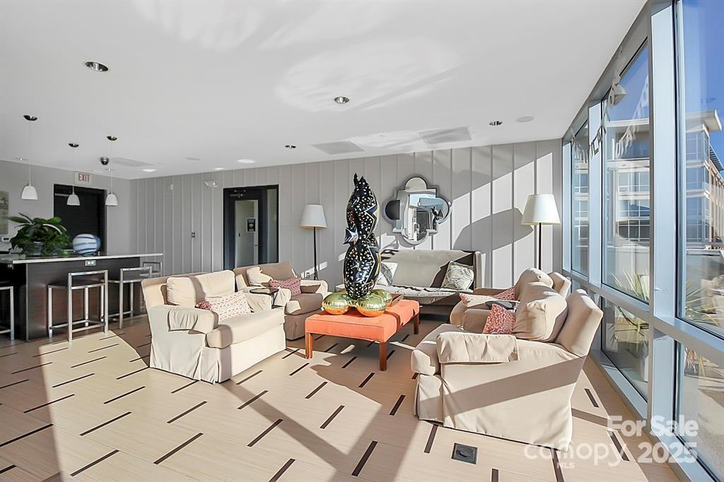 Metropolitan - Residential