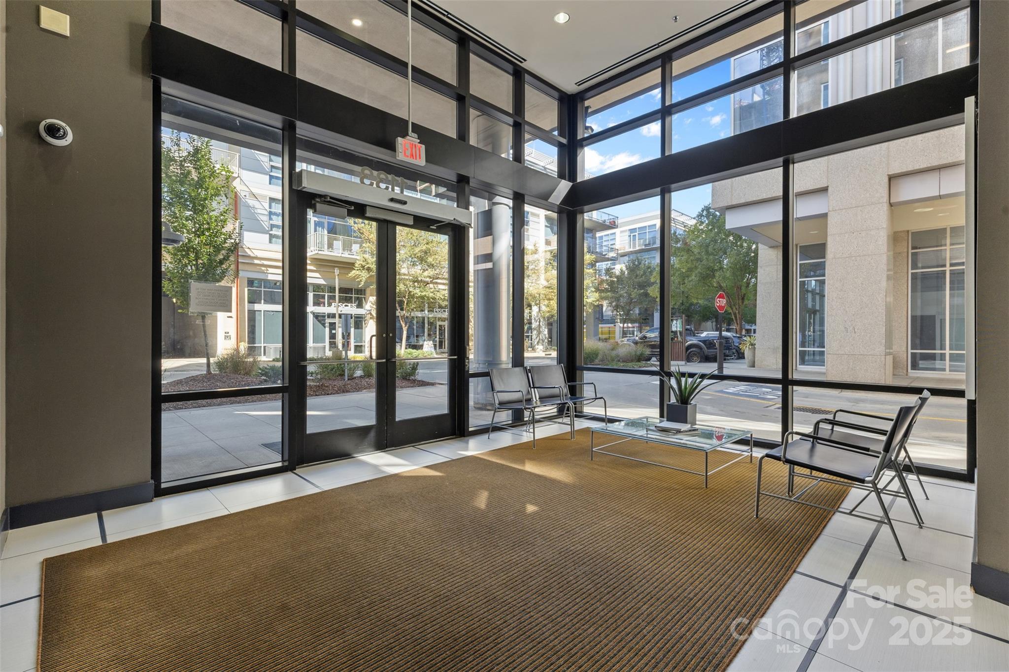 1133 Metropolitan Avenue 613