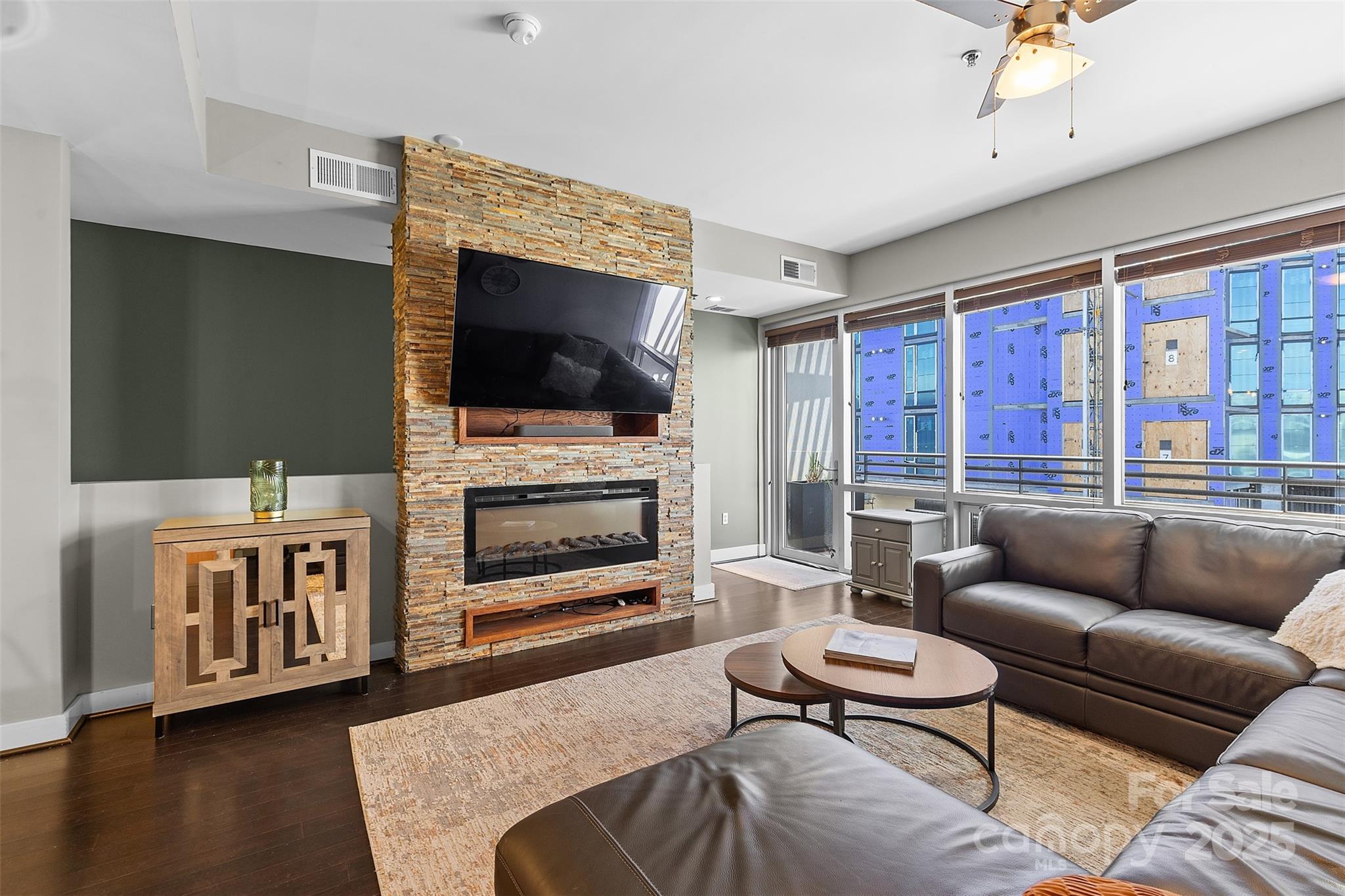 1133 Metropolitan Avenue 613