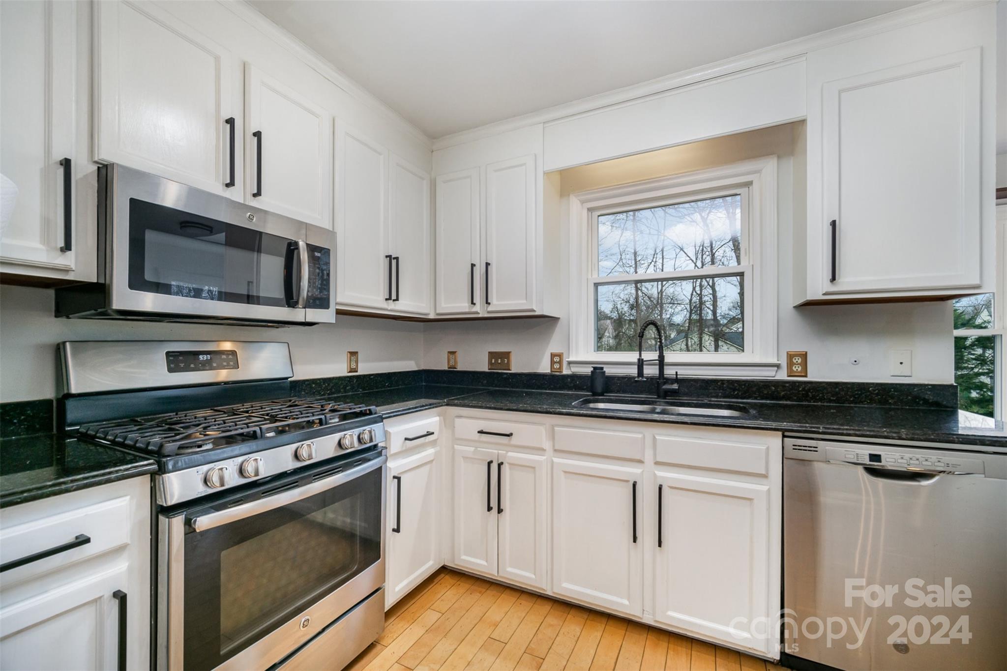 Davis Lake - Residential