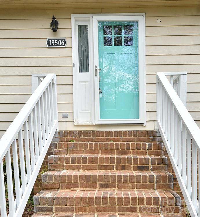 Wellsley Village - Residential Lease