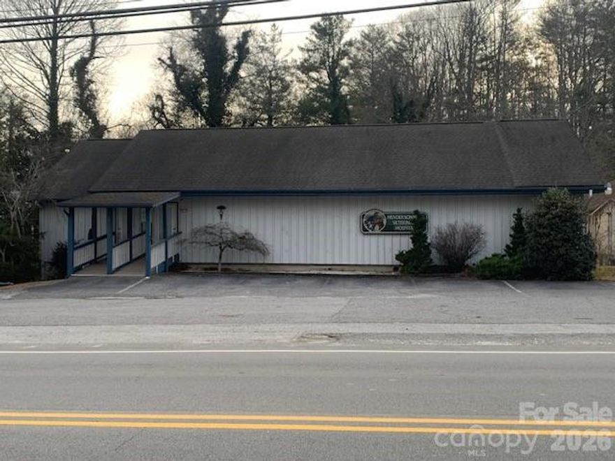 1001 US HWY 25 SOUTH, HENDERSONVILLE, AS KNOWN AS "GREENVILLE HIGHWAY", SUCH A HISTORIC AND NOTEABLE  HIGHWAY.  SOME SAY IT WAS THE ROUTE USED IN TRIPS 100 YEARS AGO FROM MIAMI TO CHICAGO,
CERTAINLY TO MOST IMPRESSIVE ROAD IN HENDERSONVILLE  AREA.  WHY ARE SO MANY GRAND ESTATES AND FLAT ROCK FOLKS TRAVEL THIS ... see the success businesses. DON'T YOU WANT TO BE HERE.
      PLEASE REVIEW THIS, CONSIDER THE EASY POSSIBILITY OF OWNER FINANCING.  CALL AND LET'S VISIT AND DISCUSS YOUR GOALS, I HAVE BEEN HELPING FOLKS FOR OVER 40 YEARS IN REAL ESTATE.
      MORE DETAILS WILL BE ADDED TONIGHT, CALL ME 9AM-9PM 6 DAYS A WEEK, CLOSED ON SUNDAYS.
