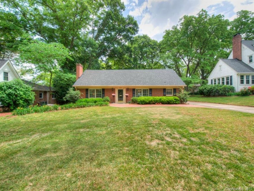 This home in Brookwood Historic District is ready for a new owner.  The seller has priced the home aggressively and is selling "as-is".  New roof in 2013 per seller, carpet in 2014, Kitchen has stainless appliances, neutral paint colors, irrigation system, wired workshop in private fenced backyard and One year warranty.  Some deferred maintenance items, updates, and TLC needed in various areas. A beautiful home located on one of the prettiest streets in the historic area. Seller is motivated.