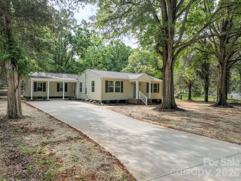 Photo of 185 Garden Lane, Salisbury, NC 28146 (MLS # 4387378)