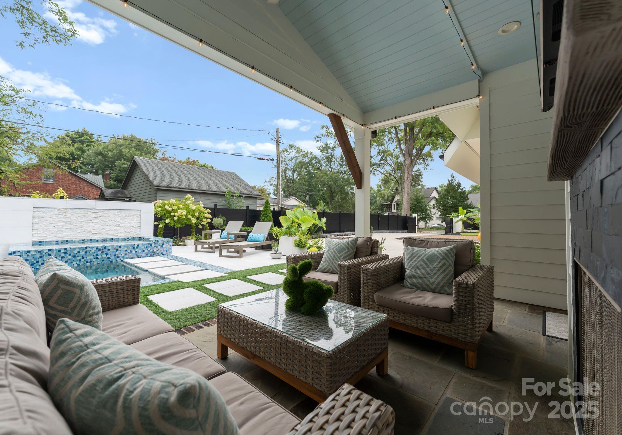 1007 Poindexter Drive